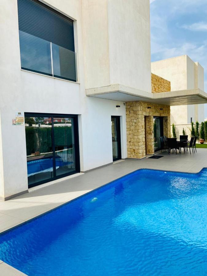 רוחאלס Luxury Villa With Private Pool מראה חיצוני תמונה