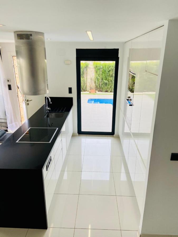 רוחאלס Luxury Villa With Private Pool מראה חיצוני תמונה