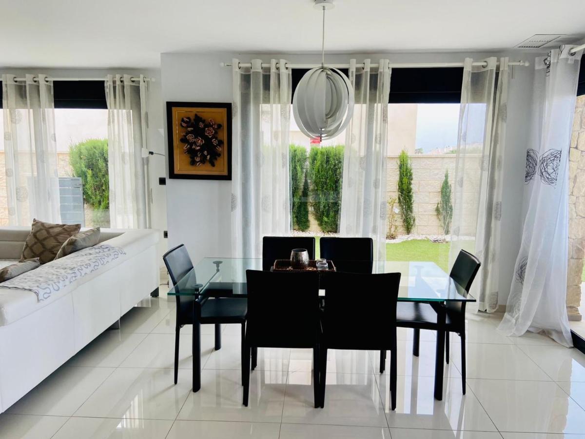 רוחאלס Luxury Villa With Private Pool מראה חיצוני תמונה