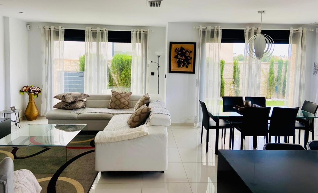 רוחאלס Luxury Villa With Private Pool מראה חיצוני תמונה
